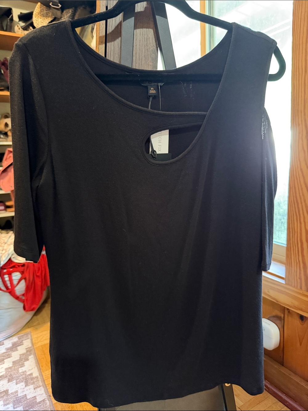 Black Women’s Cutout Short Sleeve Top - Unbranded